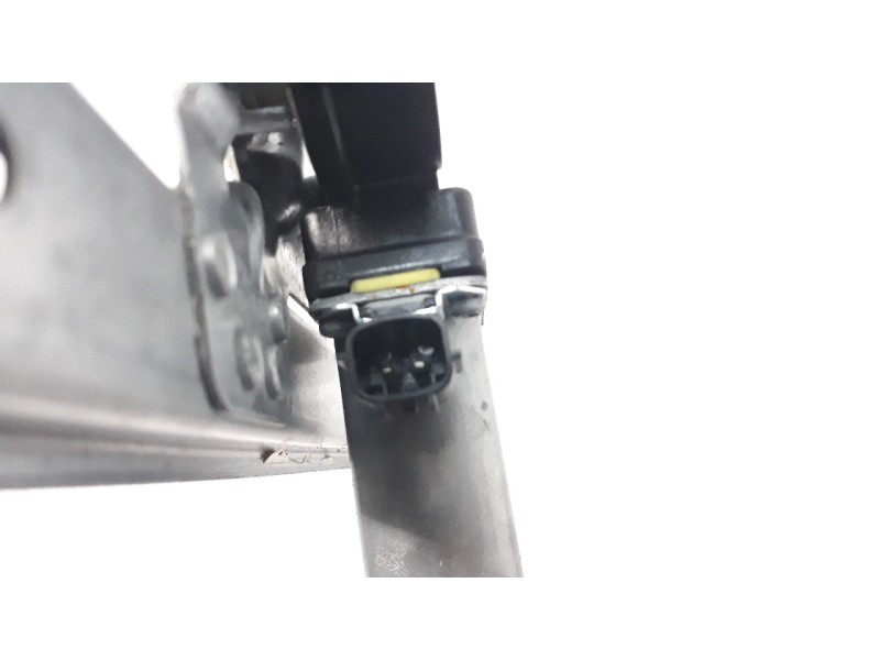 Recambio de elevalunas trasero derecho para dacia sandero 0.9 tce cat referencia OEM IAM 827206057R  