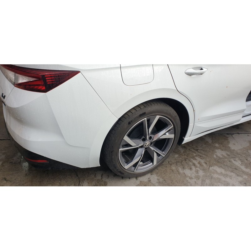 Recambio de paso rueda trasero derecho para skoda enyaq iv coupé (5ac) 80 sportline referencia OEM IAM 5LA810970  