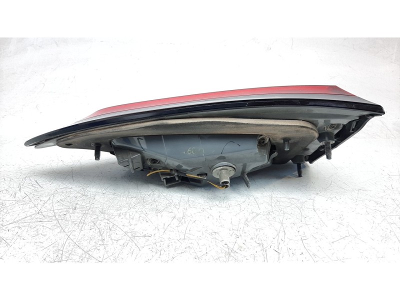 Recambio de piloto trasero izquierdo interior para jeep cherokee limited 4wd referencia OEM IAM 68330345AA  