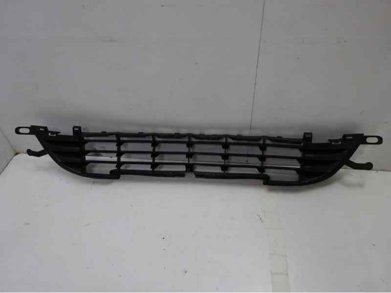 Recambio de rejilla delantera para peugeot 207 referencia OEM IAM 7422C3 107173414 PG3242130