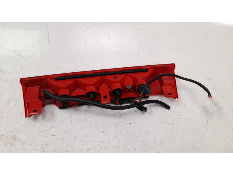 Recambio de luz central de freno para kia stonic (ybcuv) 1.0 tgdi cat referencia OEM IAM 92700H8400  