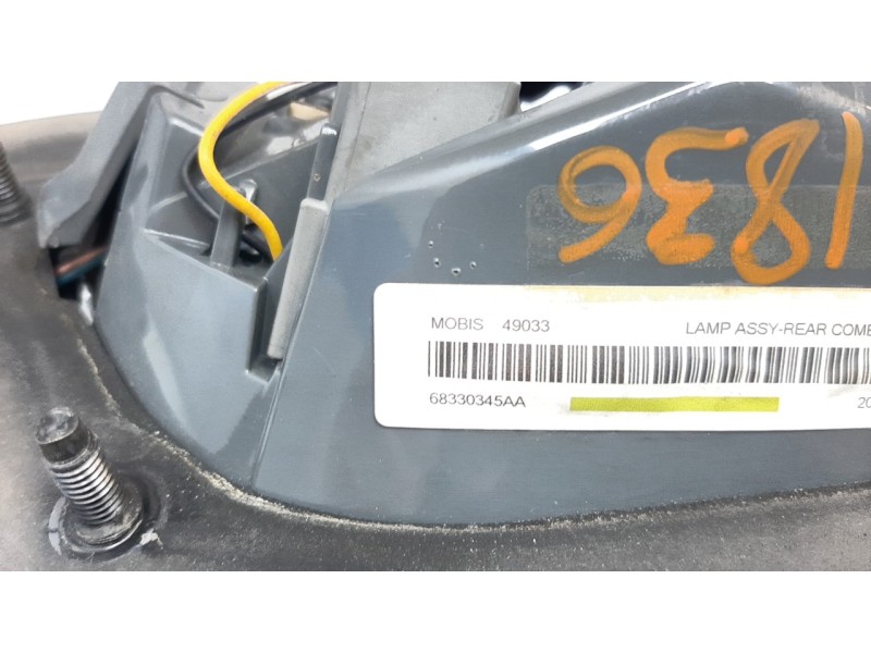 Recambio de piloto trasero izquierdo interior para jeep cherokee limited 4wd referencia OEM IAM 68330345AA  