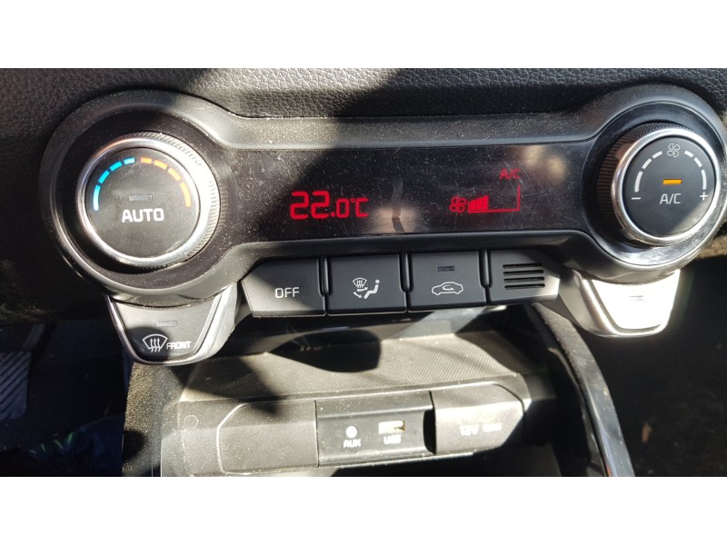 Recambio de mando climatizador para kia stonic (ybcuv) 1.0 tgdi cat referencia OEM IAM 97250H8220SA1  