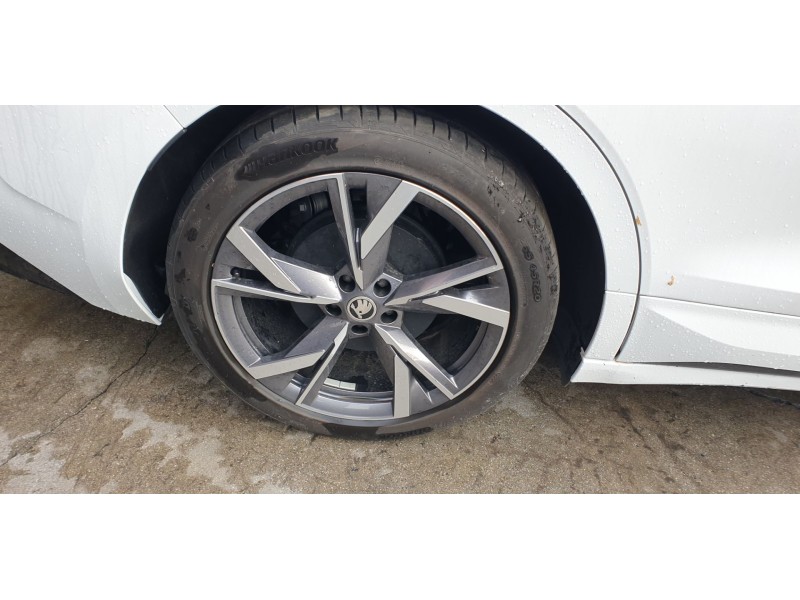 Recambio de llanta para skoda enyaq iv coupé (5ac) 80 sportline referencia OEM IAM 5LA601025BK  