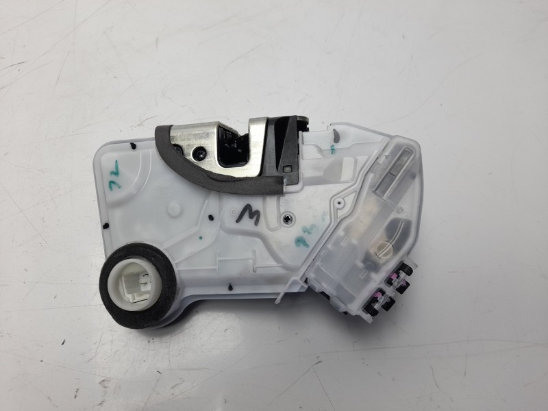 Recambio de cerradura puerta delantera derecha para toyota c-hr hybrid advance referencia OEM IAM 69030F4020  