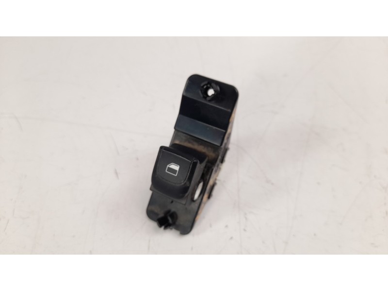 Recambio de mando elevalunas trasero izquierdo para kia stonic (ybcuv) 1.0 tgdi cat referencia OEM IAM 93580H8000  