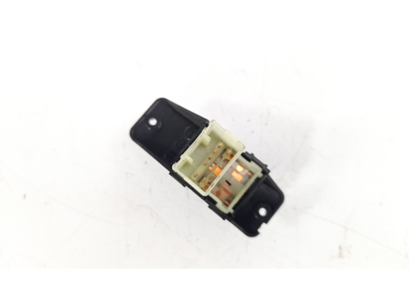 Recambio de mando elevalunas trasero izquierdo para kia stonic (ybcuv) 1.0 tgdi cat referencia OEM IAM 93580H8000  