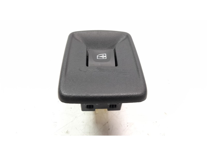 Recambio de mando elevalunas trasero derecho para dacia sandero 0.9 tce cat referencia OEM IAM 254217475R  