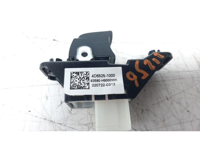 Recambio de mando elevalunas trasero derecho para kia stonic (ybcuv) 1.0 tgdi cat referencia OEM IAM 4D65251000  