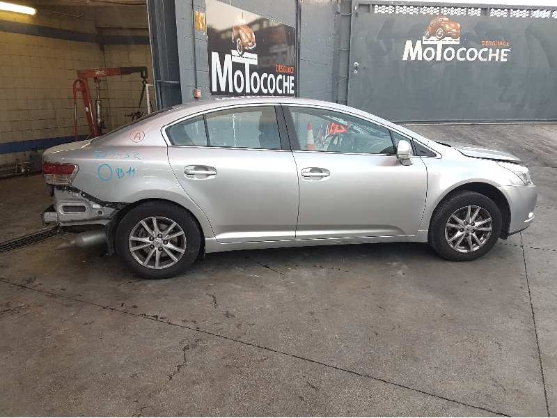 toyota avensis (t27) del año 2011