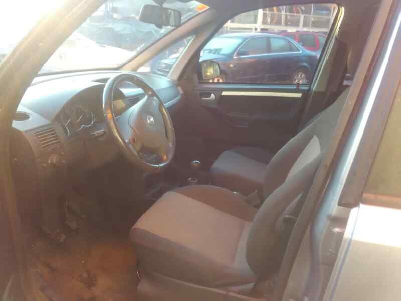 opel meriva del año 2004