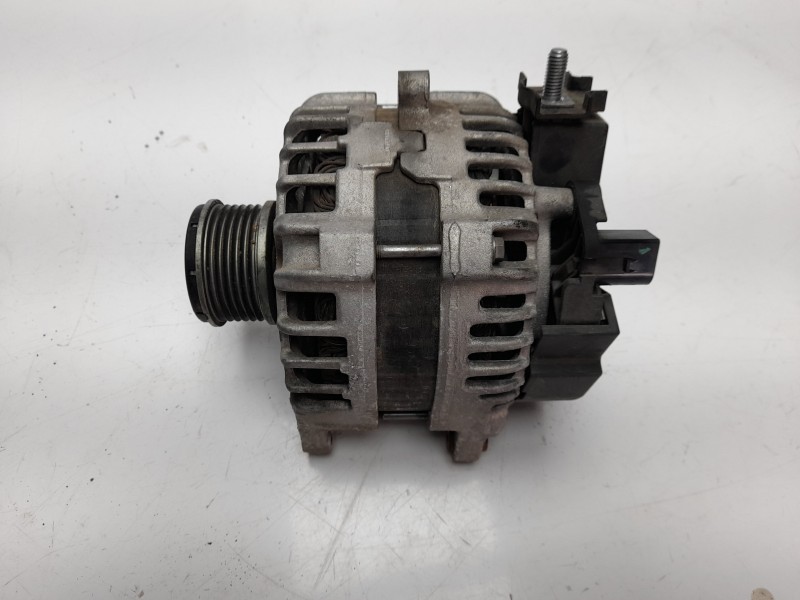 Recambio de alternador para mercedes-benz clase a (w176) a 180 cdi blueefficiency (176.012) referencia OEM IAM 0009063822 ALF420