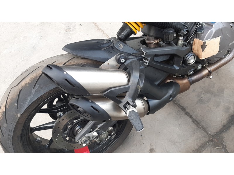 Recambio de silenciador trasero para ducati monster 937 moster 937 referencia OEM IAM 57315072C  