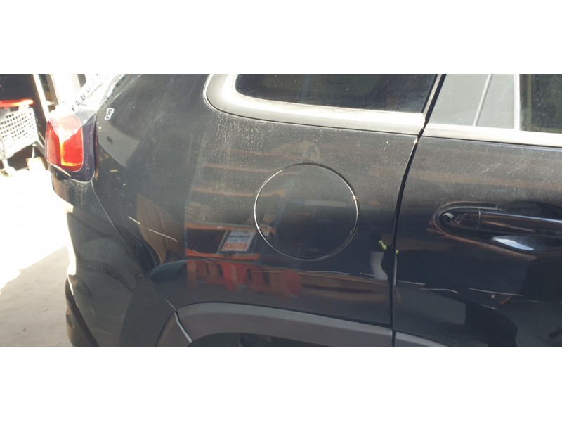 Recambio de tapa exterior combustible para jeep cherokee limited 4wd referencia OEM IAM 68102574AA  