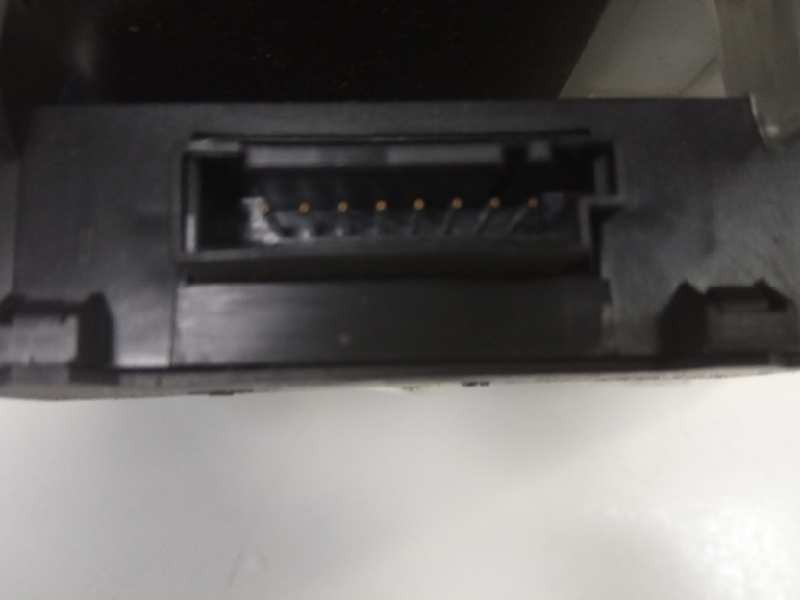 Recambio de luz interior para bmw serie 1 berlina (e81/e87) 120d referencia OEM IAM 696365101  