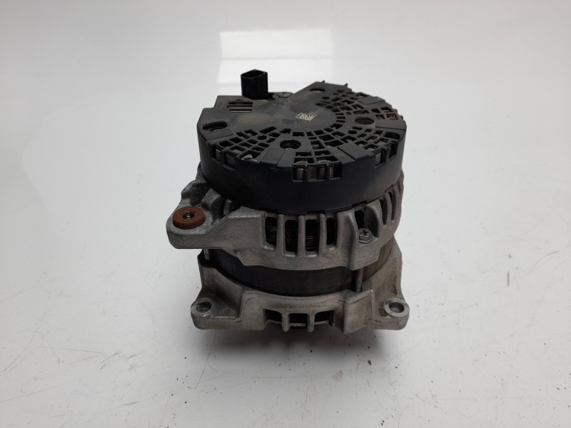 Recambio de alternador para mercedes-benz clase a (w176) a 180 cdi blueefficiency (176.012) referencia OEM IAM 0009063822 ALF420