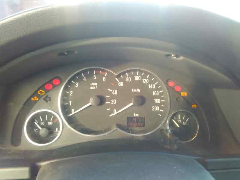 opel meriva del año 2004