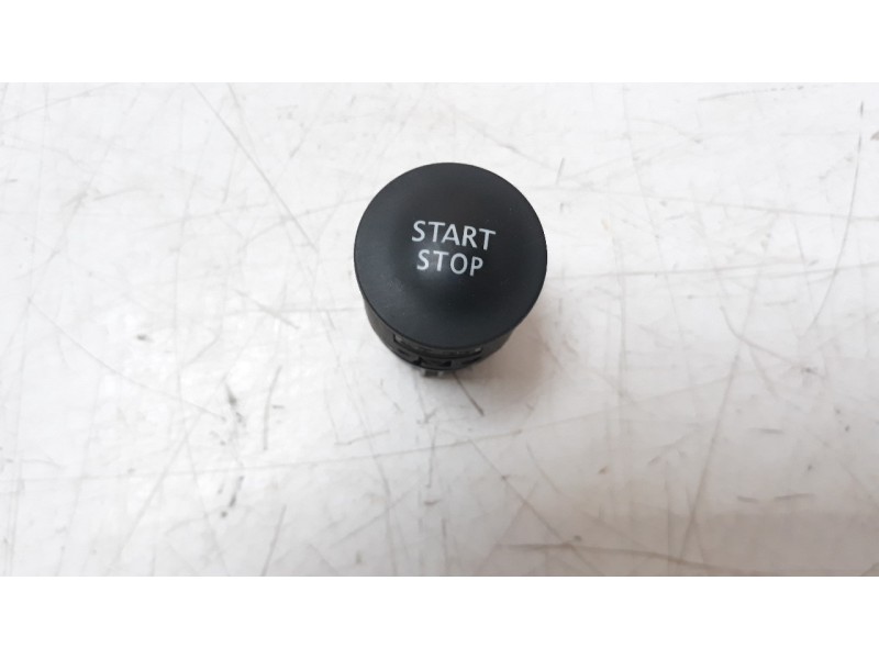 Recambio de interruptor para renault captur 0.9 energy referencia OEM IAM 503211R  