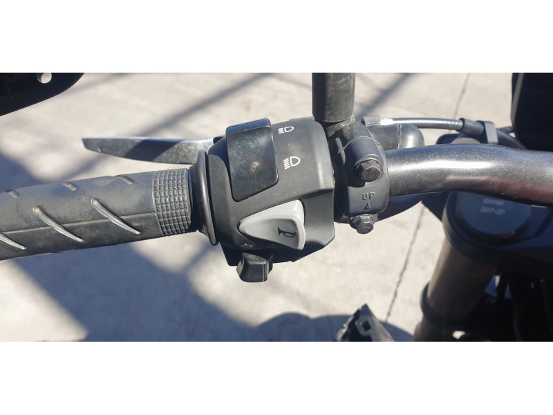 Recambio de piña luces izquierda para honda cb 500f referencia OEM IAM 35200MKPDP1  