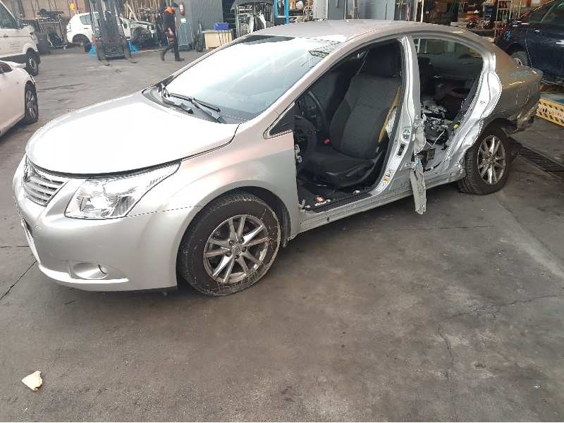 toyota avensis (t27) del año 2011