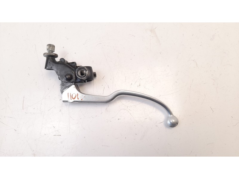 Recambio de bomba embrague para suzuki gladius 650 referencia OEM IAM 5750025D03000  