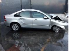 volvo s40 berlina del año 2005