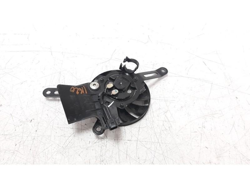 Recambio de electroventilador para honda forza nss 750 referencia OEM IAM 19080MKTD01  