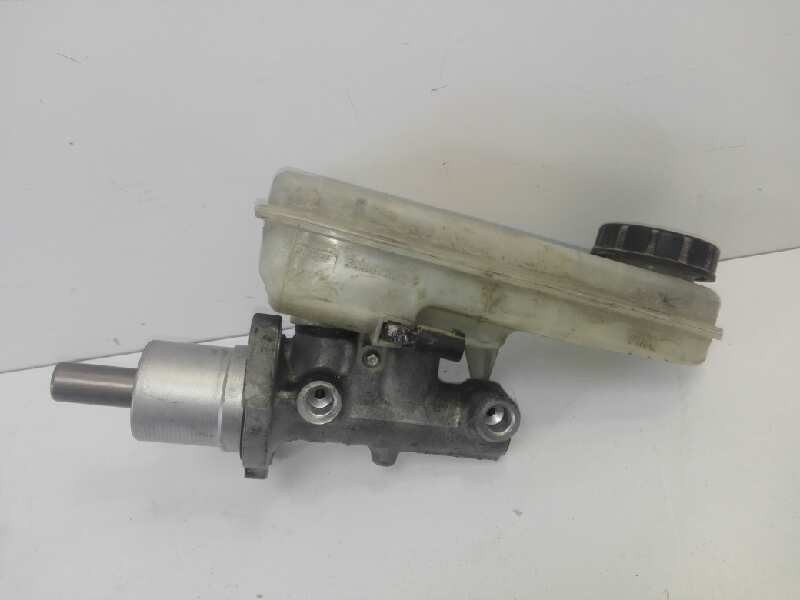 Recambio de bomba freno para smart forfour 1.1 cat referencia OEM IAM 32067272D  