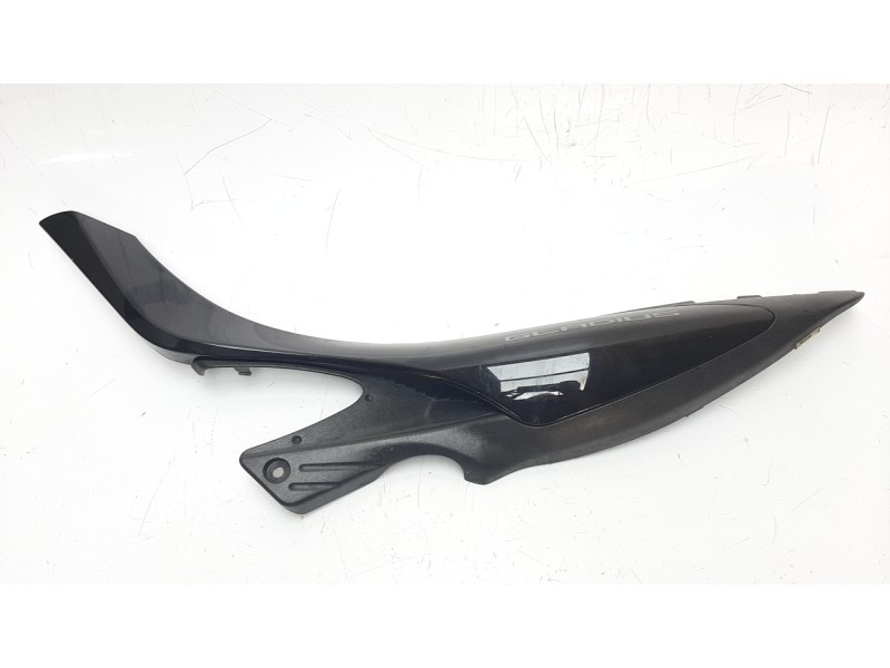 Recambio de moldura para suzuki gladius 650 referencia OEM IAM 4751144H  