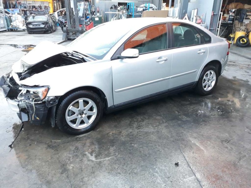 volvo s40 berlina del año 2005