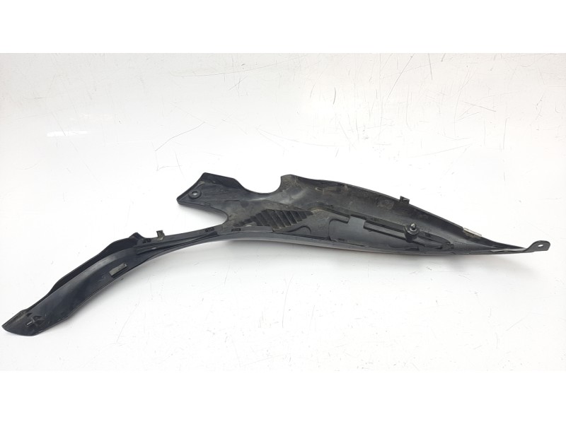 Recambio de moldura para suzuki gladius 650 referencia OEM IAM 4751144H  