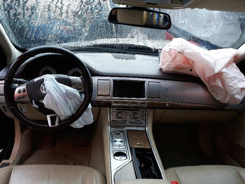 jaguar xf del año 2010