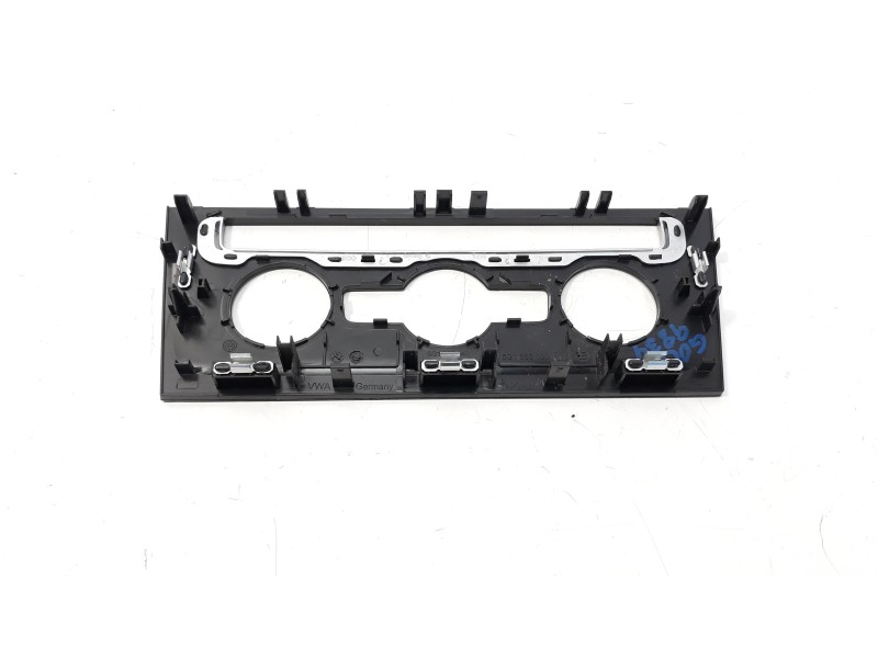 Recambio de moldura para volkswagen golf vii lim. (bq1) ready2go referencia OEM IAM 5G1863100  
