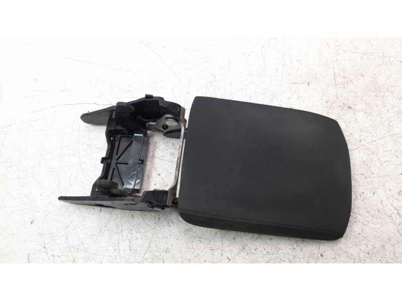 Recambio de apoyabrazos central para volkswagen t-roc 2.0 tdi referencia OEM IAM 2GA864207DKB  