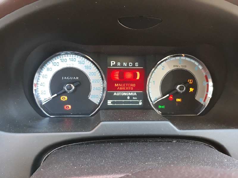 jaguar xf del año 2010