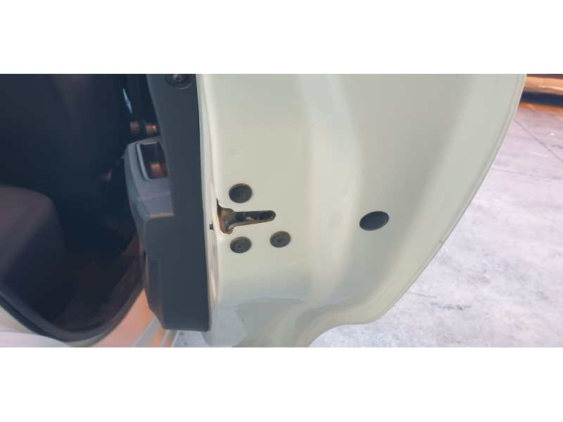 Recambio de cerradura puerta trasera derecha para dacia sandero iii expression referencia OEM IAM 825020994R  