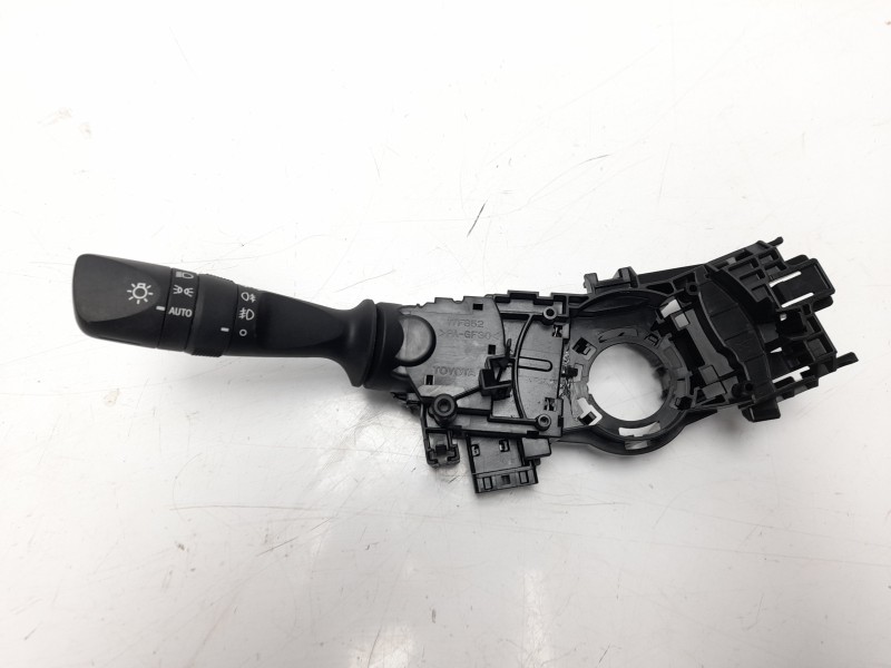Recambio de mando intermitentes para toyota c-hr hybrid advance referencia OEM IAM 17F852  