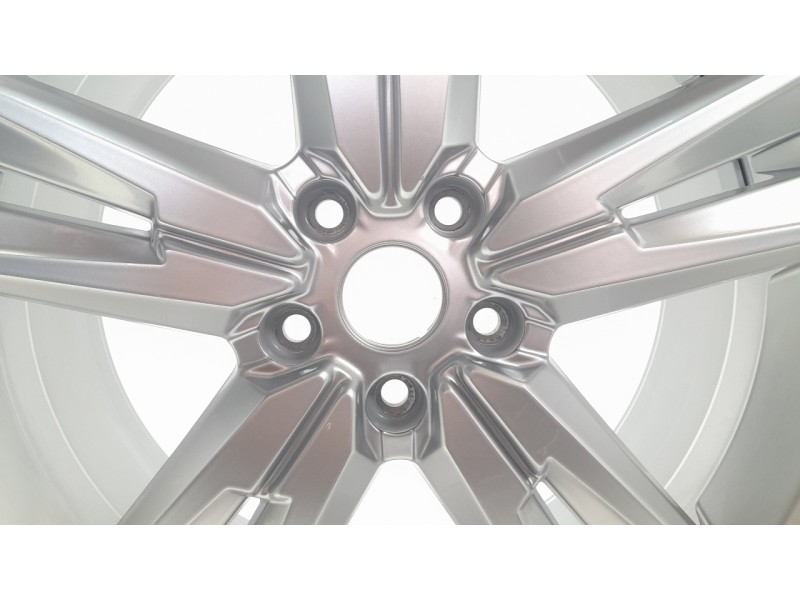 Recambio de llanta para seat ateca (khp) fr referencia OEM IAM 575601025G  
