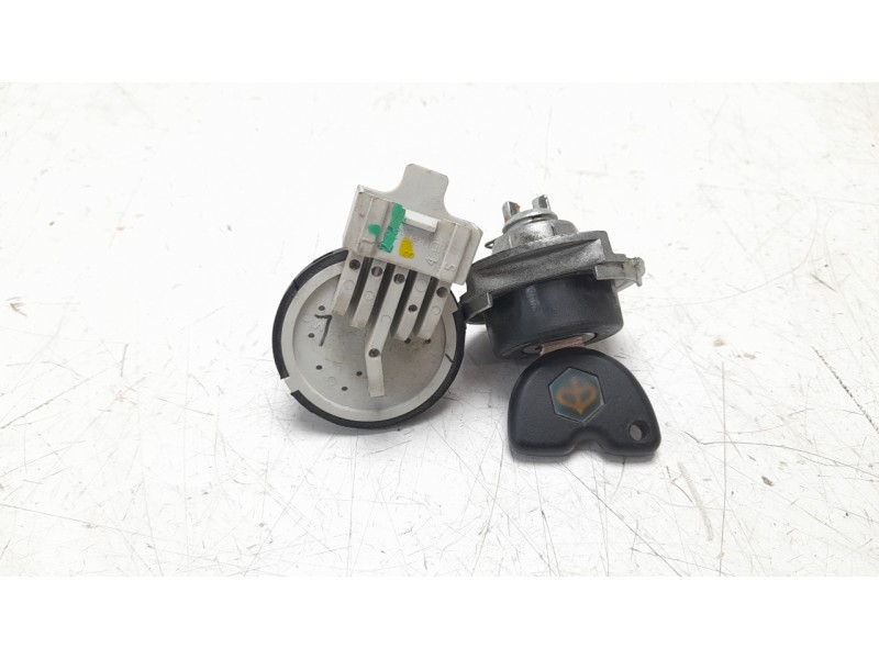 Recambio de conmutador de arranque para piaggio (vespa) piaggio liberty 125 iget referencia OEM IAM 5A001269  