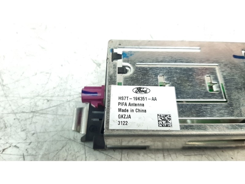 Recambio de antena para ford ecosport (cr6) 1.0 ecoboost cat referencia OEM IAM HS7T19K351AA  