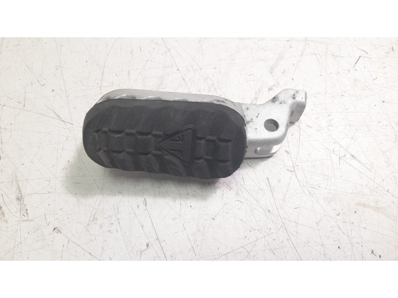 Recambio de estribos laterales para triumph tiger tiger 1200 gt pro (pv01) referencia OEM IAM T2083867  