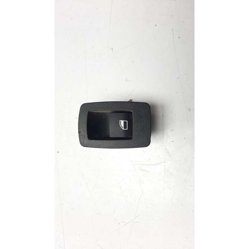 Recambio de mando elevalunas trasero derecho para bmw serie 3 lim. (f30) 320d referencia OEM IAM 9208106 IAF120057HQ 