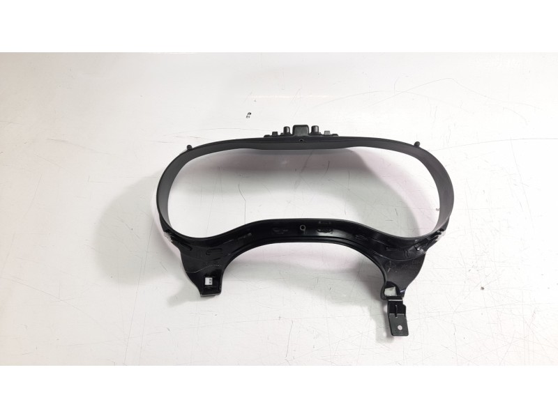Recambio de embellecedor para jeep cherokee 2.0 m-jet cat referencia OEM IAM 1YR31TRMAB  