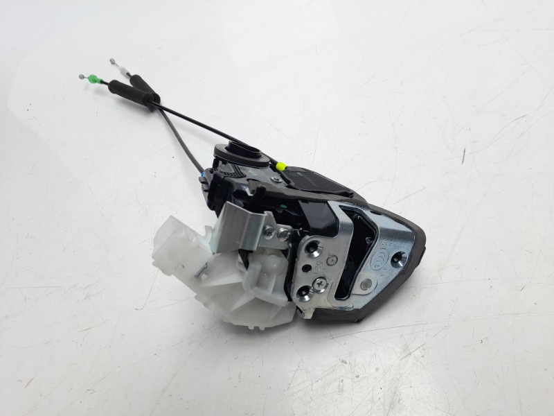 Recambio de cerradura puerta trasera derecha para toyota c-hr hybrid advance referencia OEM IAM 69050F4010  