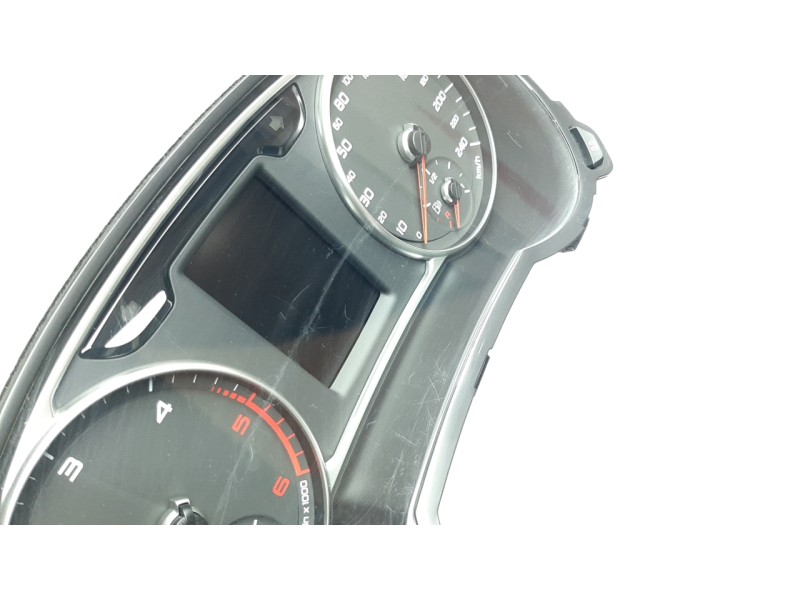 Recambio de cuadro instrumentos para audi a1 (8xk) 1.6 tdi referencia OEM IAM 8XA920930B A2C86598100 