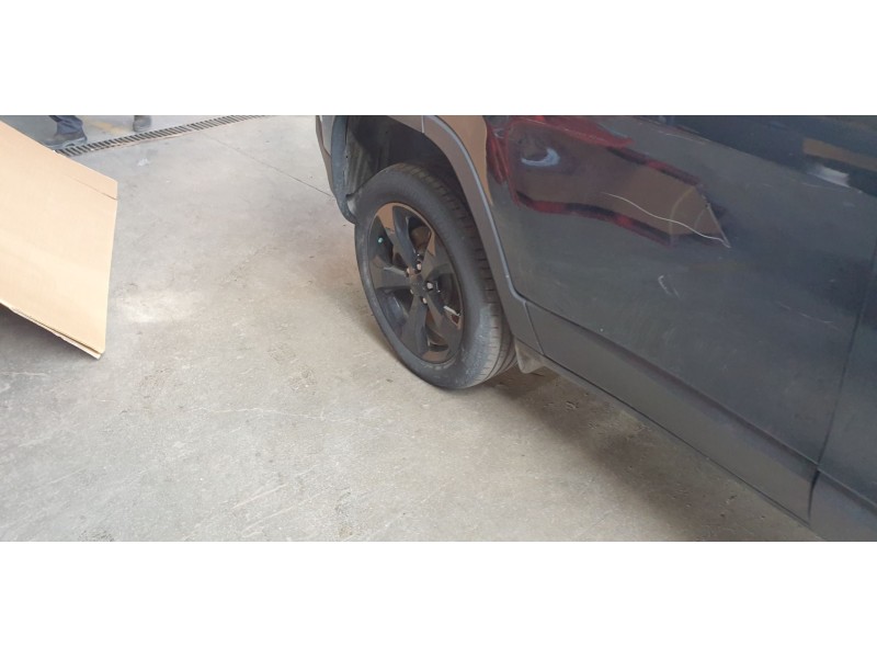 Recambio de transmision trasera derecha para jeep cherokee limited 4wd referencia OEM IAM 68248719AD  