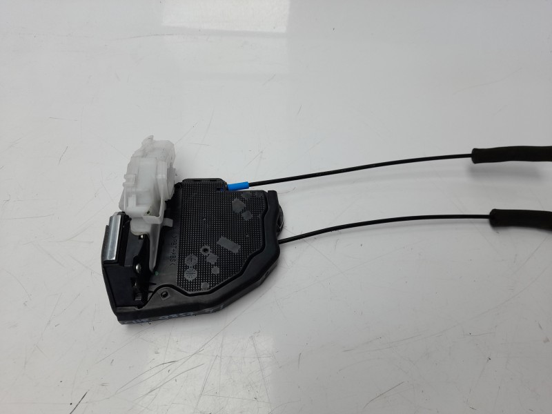Recambio de cerradura puerta trasera izquierda para toyota c-hr hybrid advance referencia OEM IAM 69060F4010  