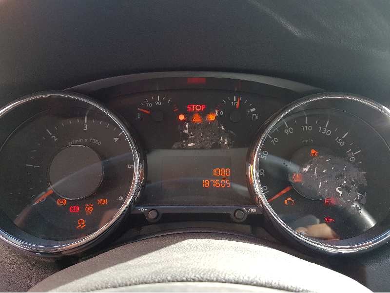 Recambio de cuadro instrumentos para peugeot 5008 active referencia OEM IAM 9810462780  