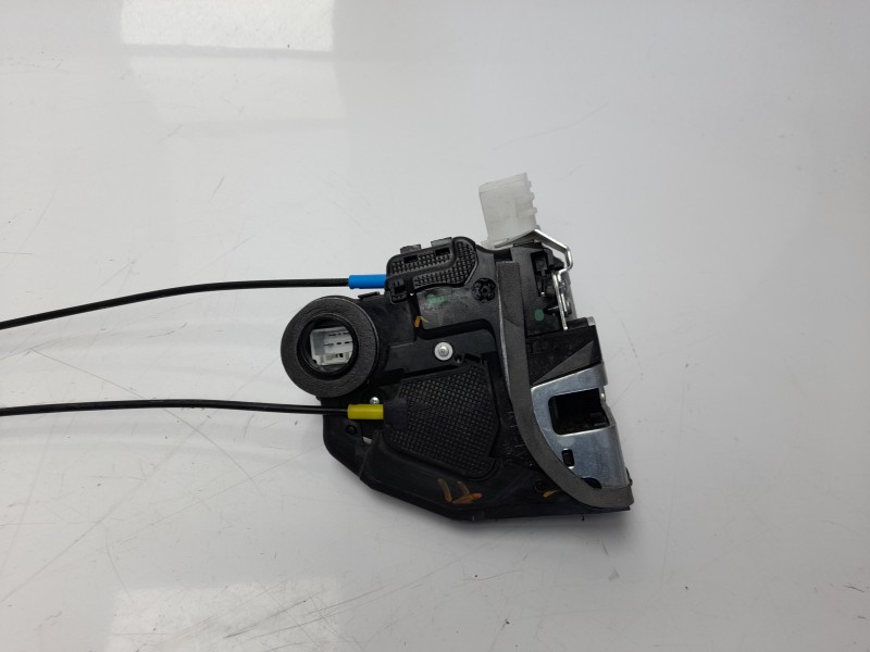 Recambio de cerradura puerta trasera izquierda para toyota c-hr hybrid advance referencia OEM IAM 69060F4010  