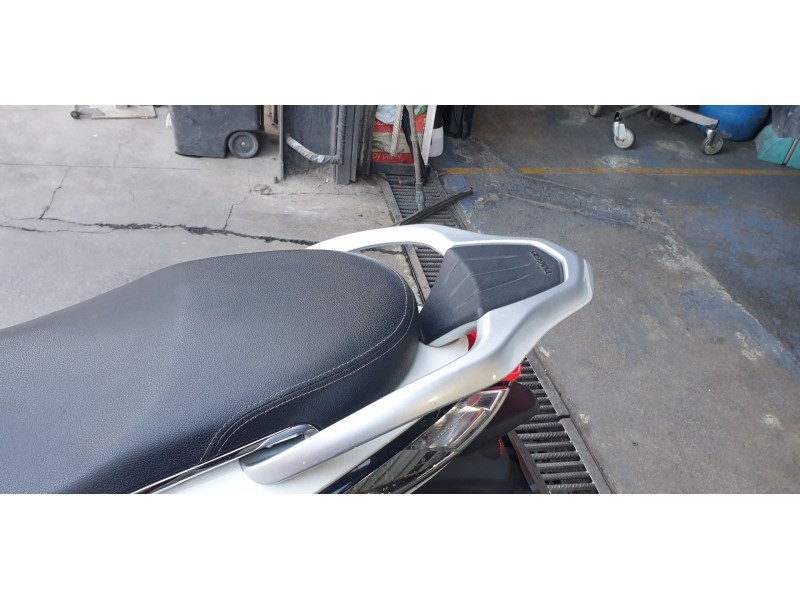 Recambio de portaequipajes para piaggio (vespa) piaggio liberty 125 iget referencia OEM IAM 1B00202600090  